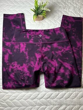 Lululemon Wunder Under High-Rise Crop 21" - Dark Purple Magenta Tie Dye - Size 2